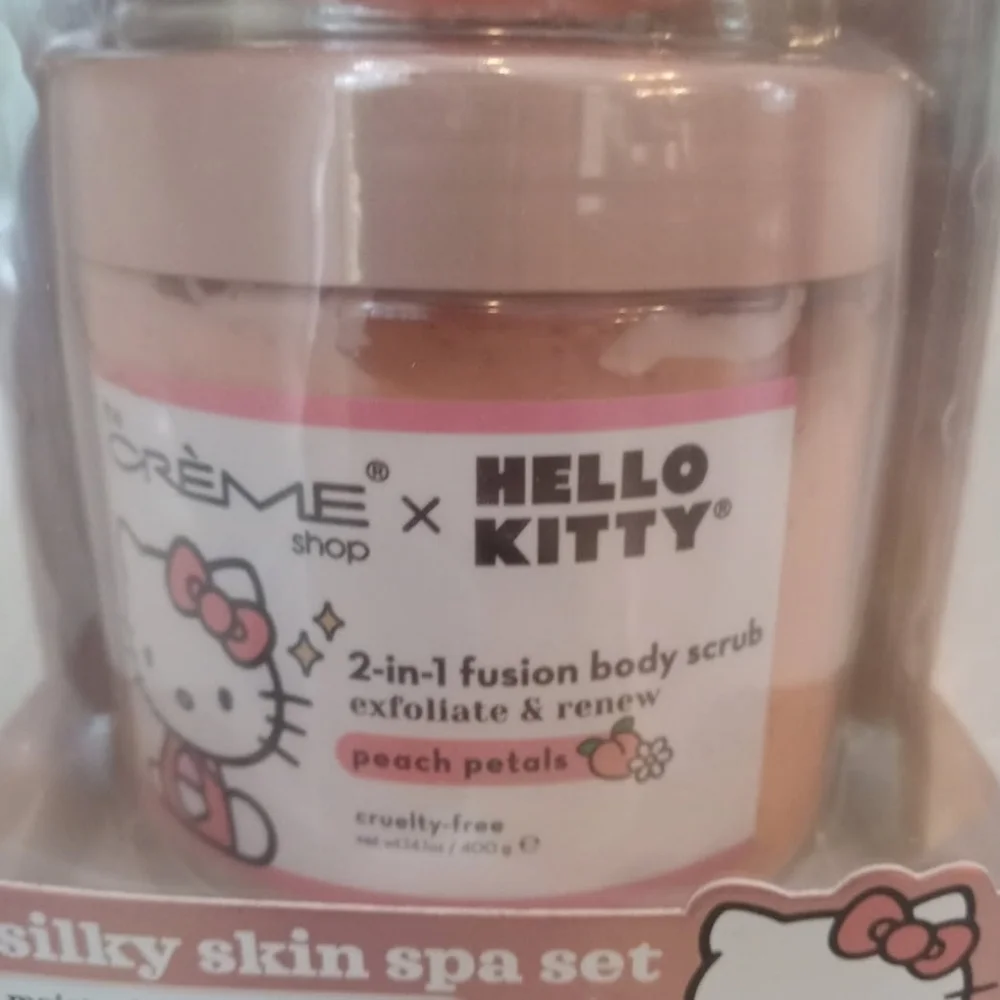 The Crème Shop x Hello Kitty Silky Skin Spa Set Peach Petals Limited Edition